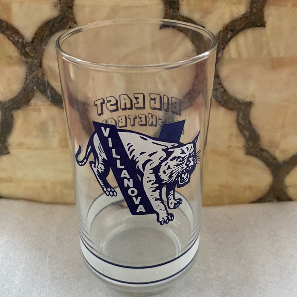 Vintage Villanova Basketball Glass